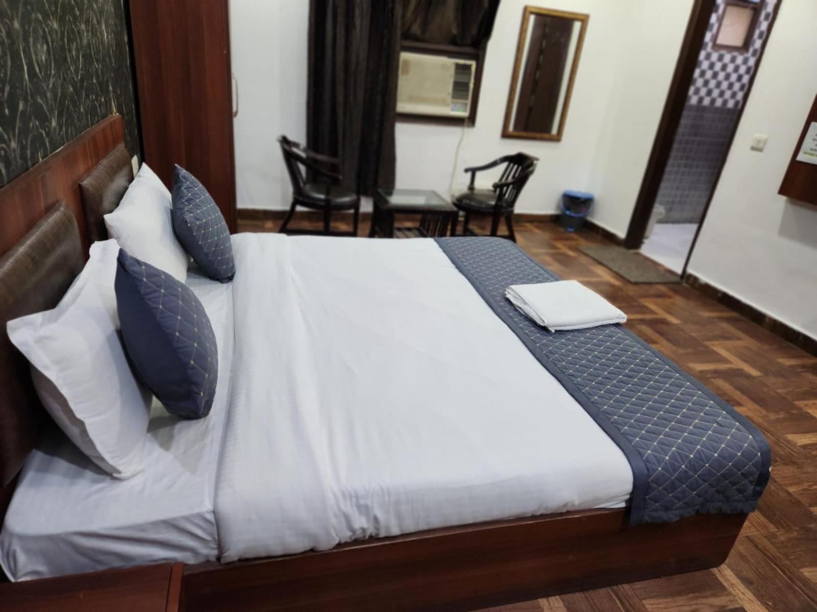 Hotel Naveen New Delhi Eksteriør bilde